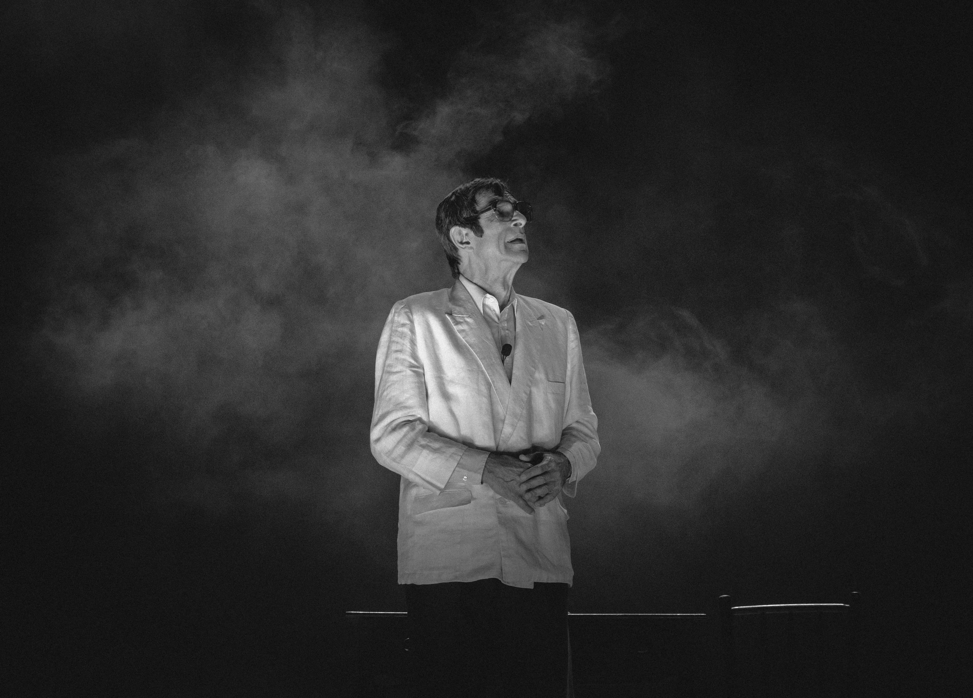 O "Hack" Psicológico que Faz Qualquer Pessoa Gostar de Conversar com Você